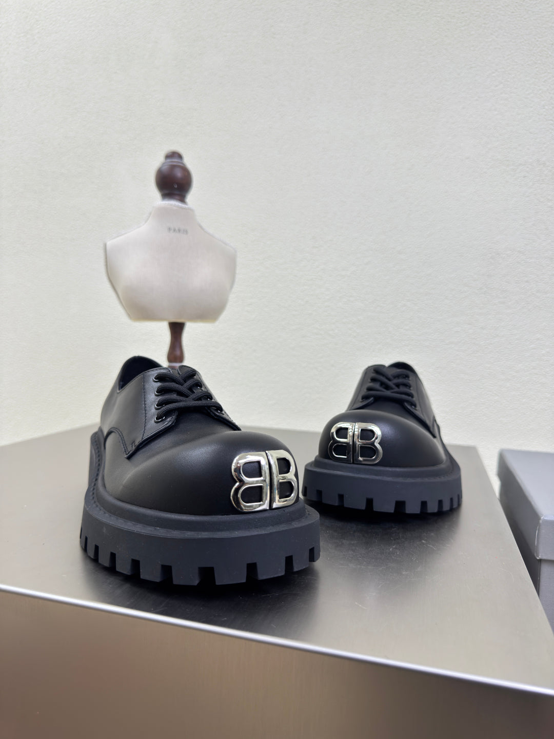 STOMPER DERBY IN BLACK SOFT BULLSKIN