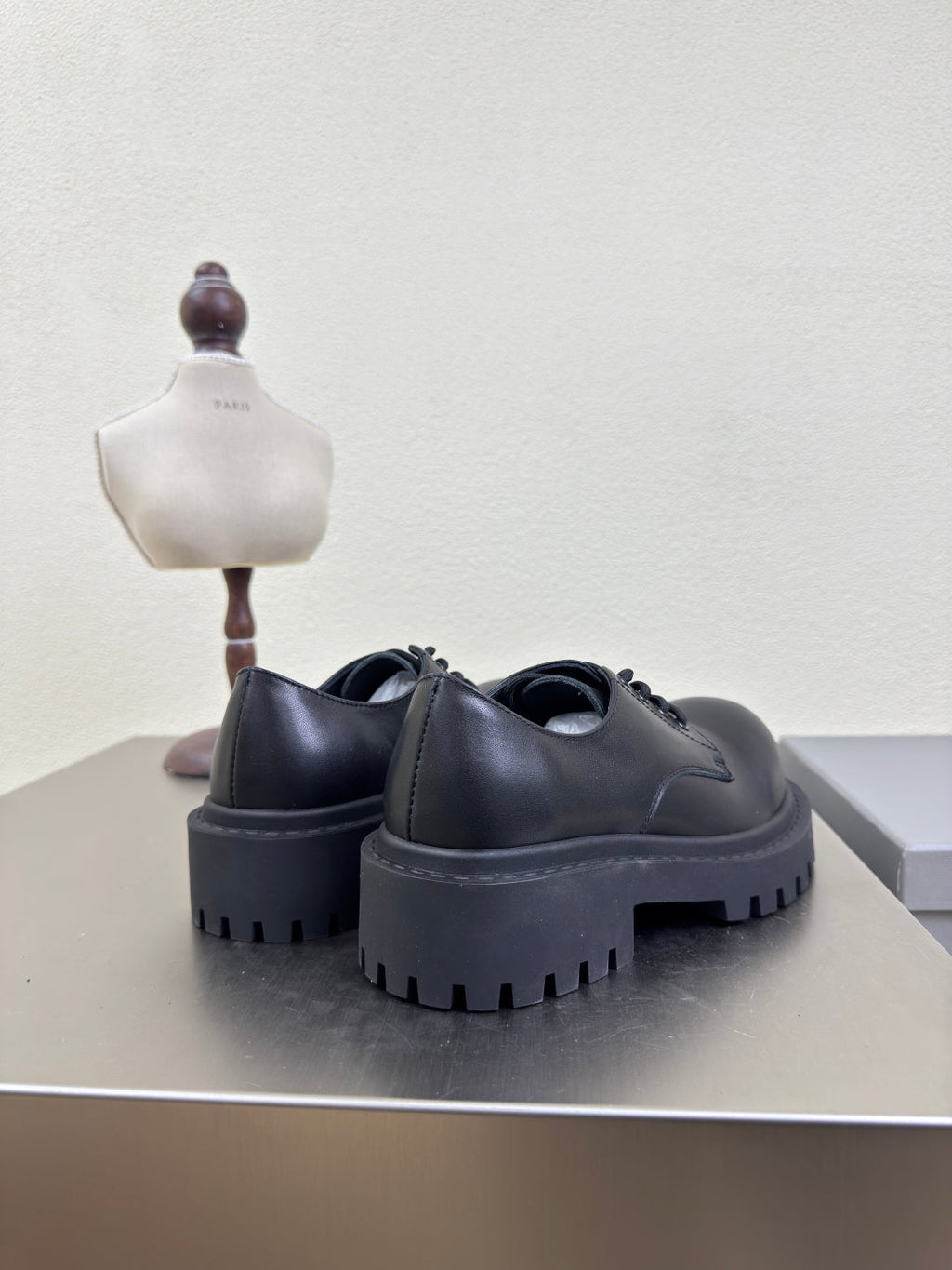 STOMPER DERBY IN BLACK SOFT BULLSKIN