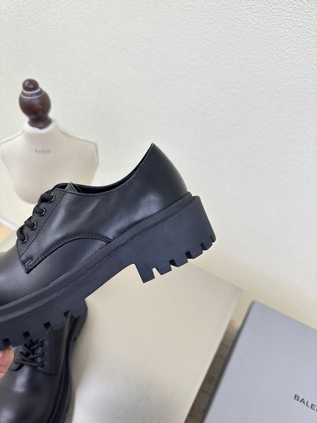 STOMPER DERBY IN BLACK SOFT BULLSKIN