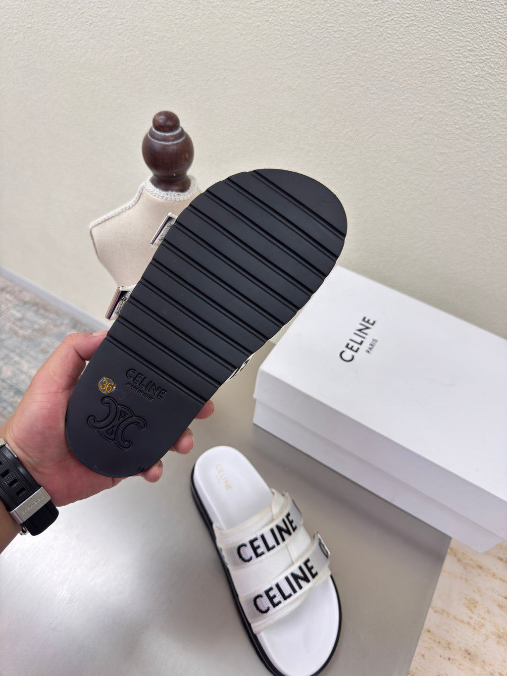 CELINE 25S FLAT SANDALS ARC DE TRIOMPHE IN WHITE CALFSKIN AND CANVAS