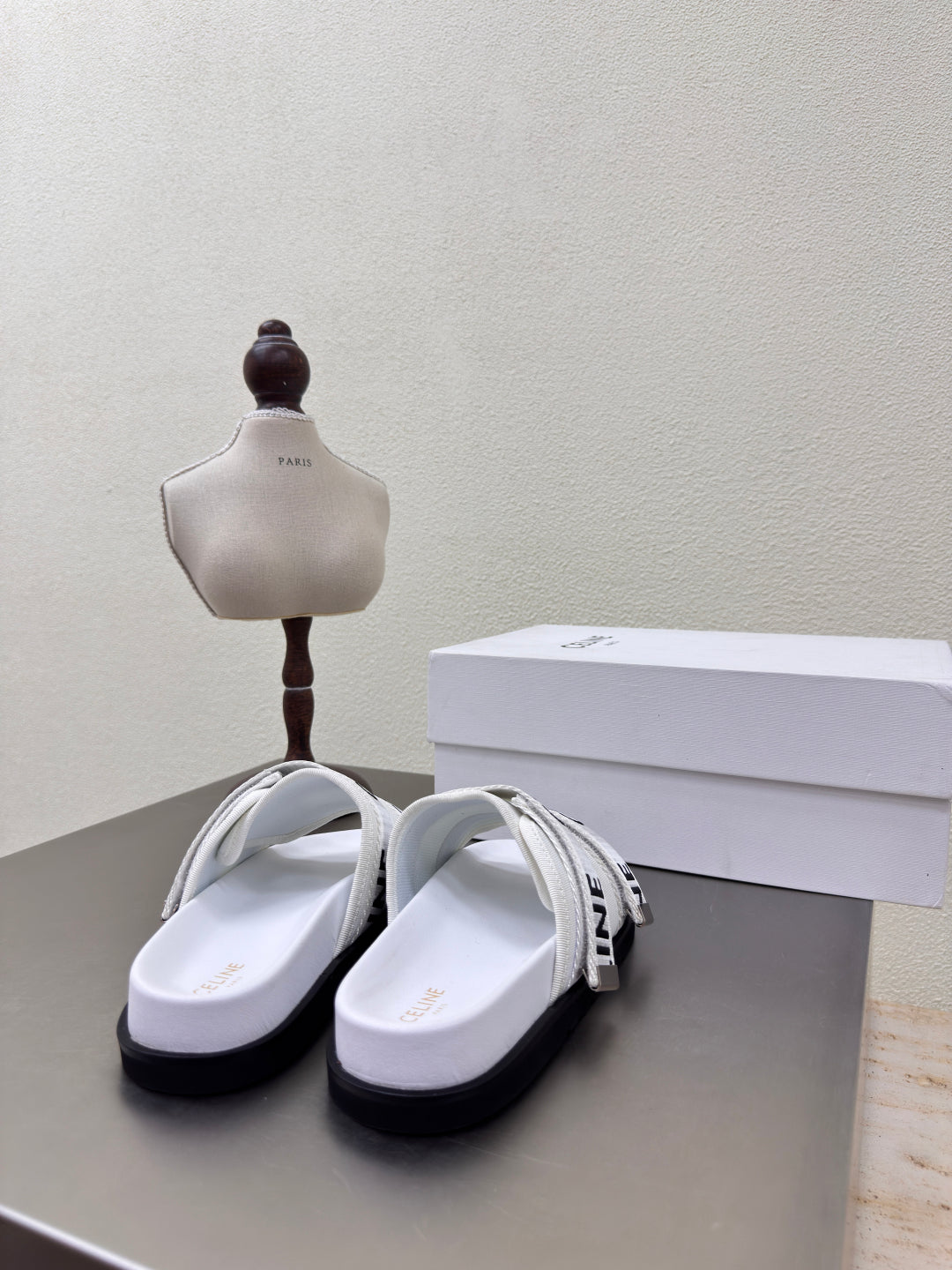 CELINE 25S FLAT SANDALS ARC DE TRIOMPHE IN WHITE CALFSKIN AND CANVAS