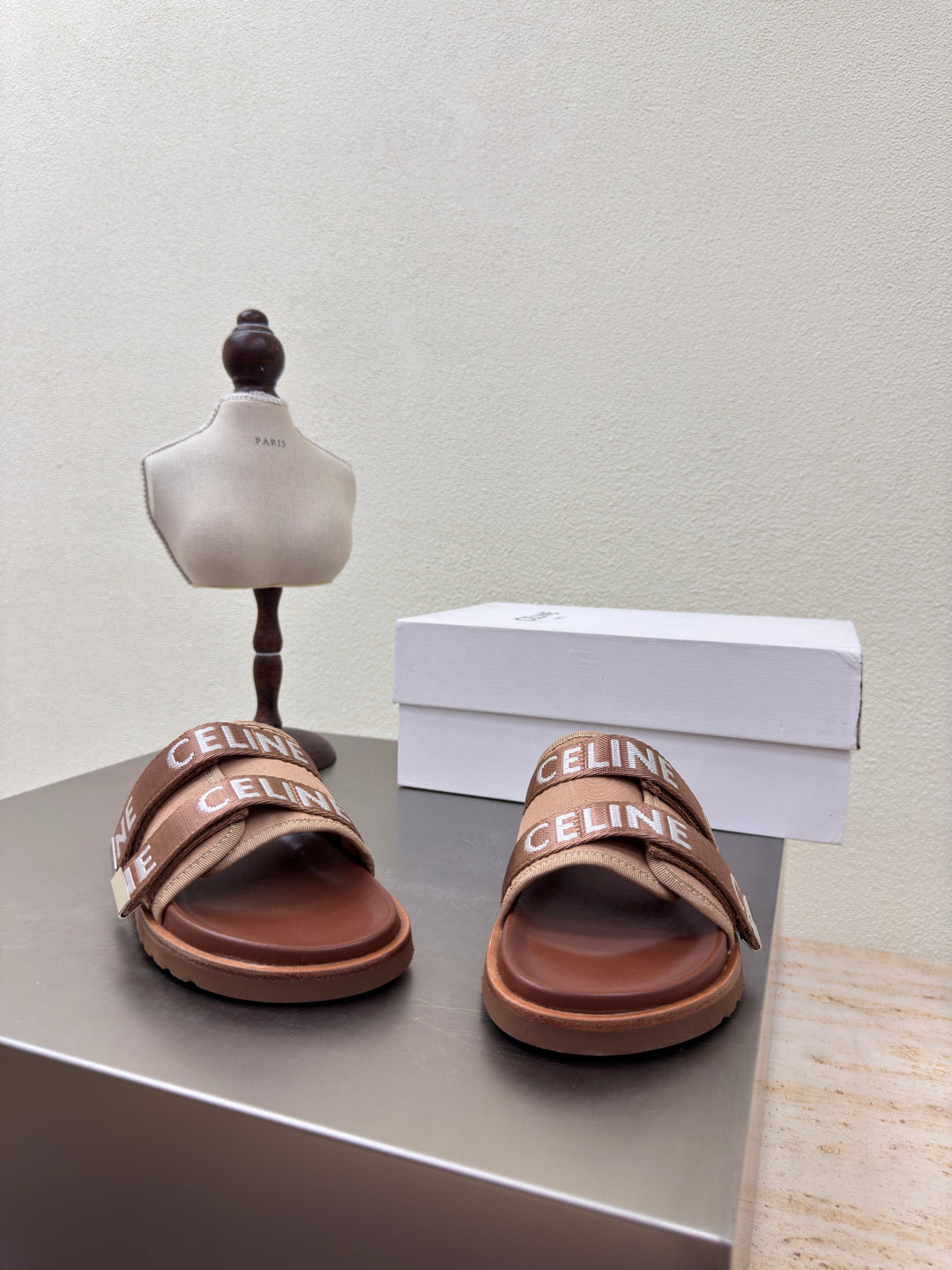 CELINE 25S FLAT SANDALS ARC DE TRIOMPHE IN BROWN CALFSKIN AND CANVAS