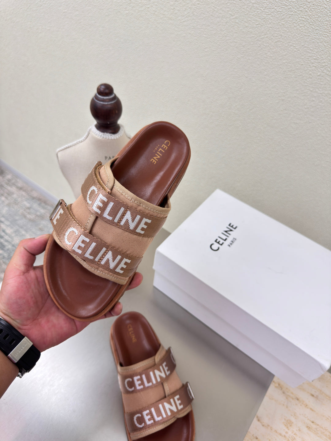 CELINE 25S FLAT SANDALS ARC DE TRIOMPHE IN BROWN CALFSKIN AND CANVAS