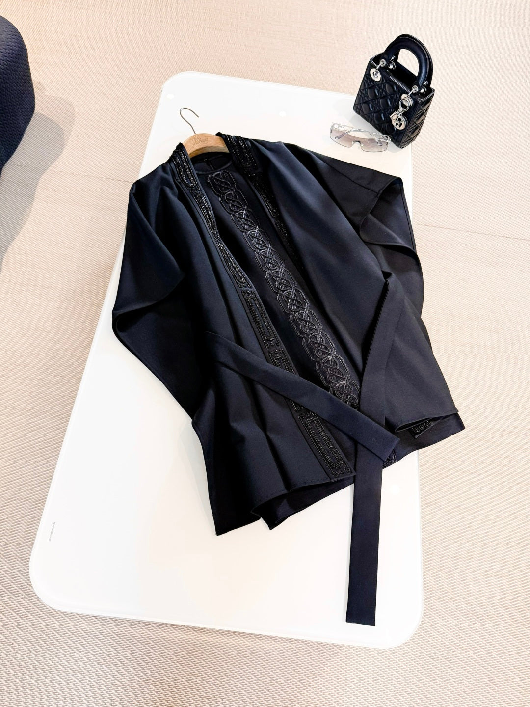 HERMES 25S SEQUIN-EMBROIDERED KNIT CAPE 319