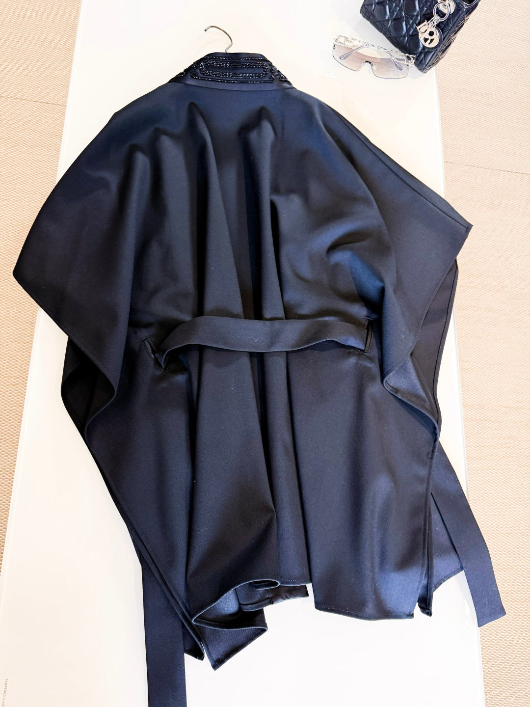 HERMES 25S SEQUIN-EMBROIDERED KNIT CAPE 319