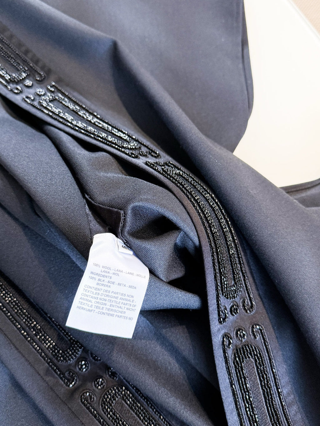 HERMES 25S SEQUIN-EMBROIDERED KNIT CAPE 319