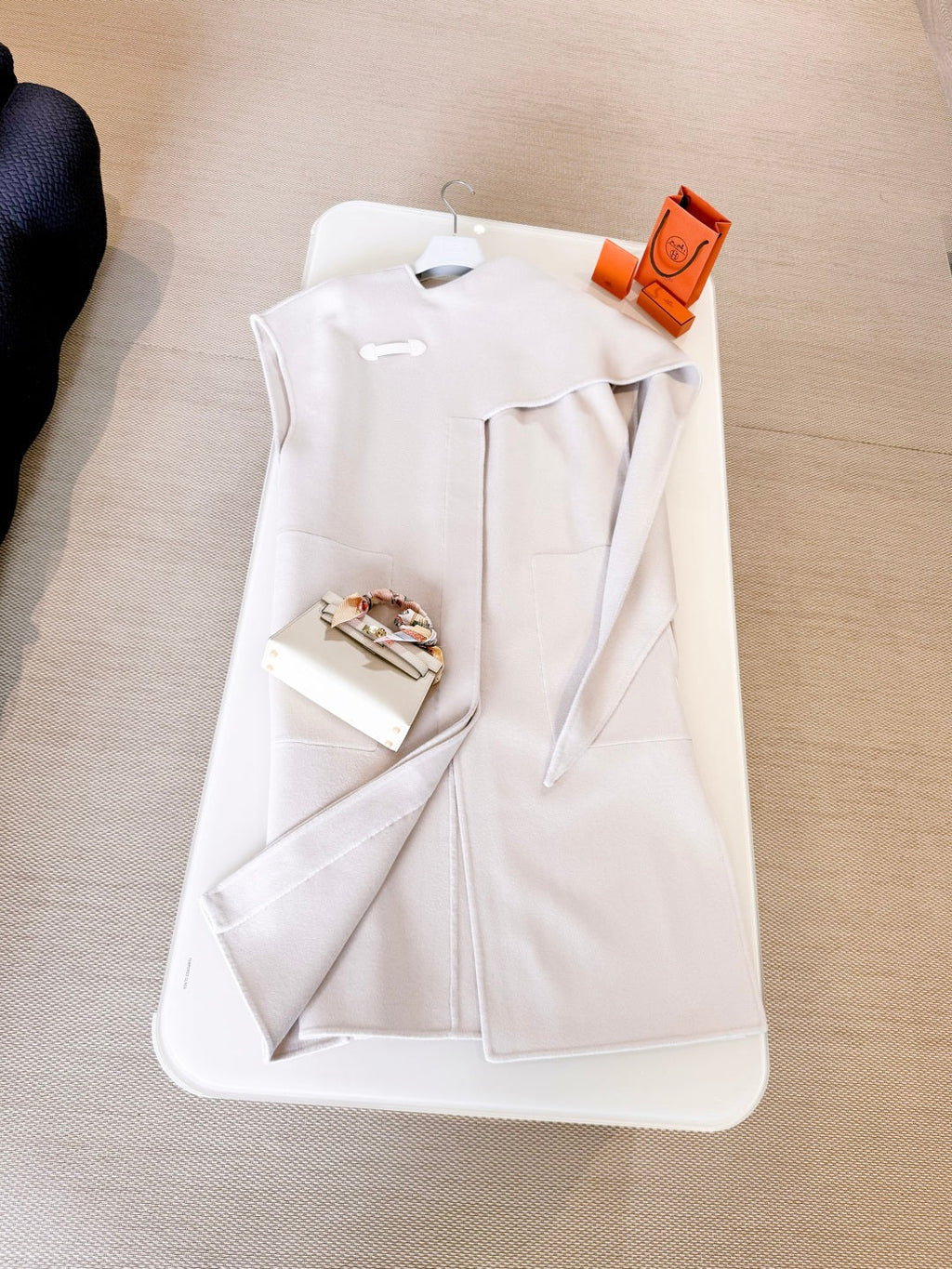 HERMES 25S REVERSIBLE SLEEVELESS COAT 258