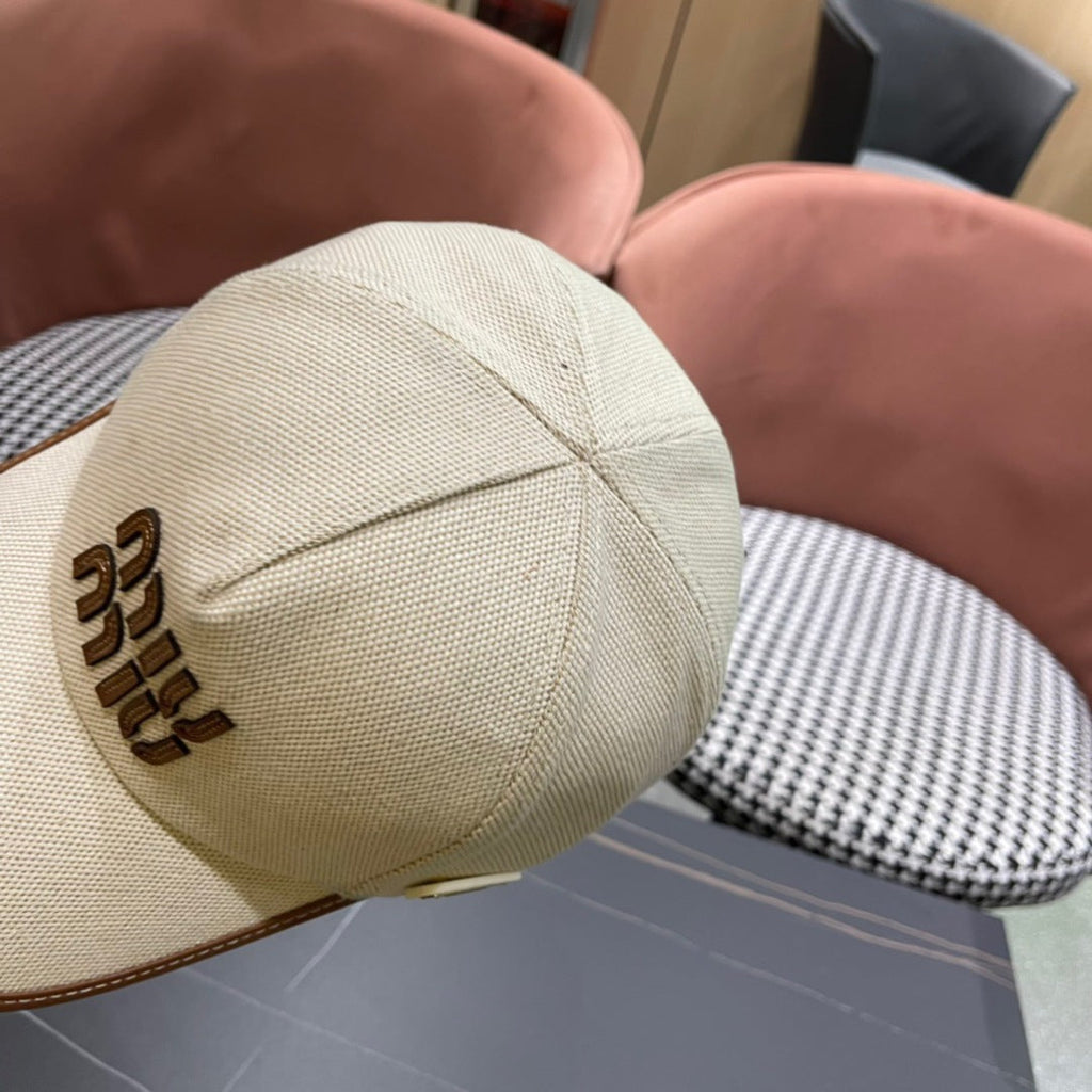 MM BASEBALL CAP IN LIGHT BEIGE FABRIC AND CALFSKIN