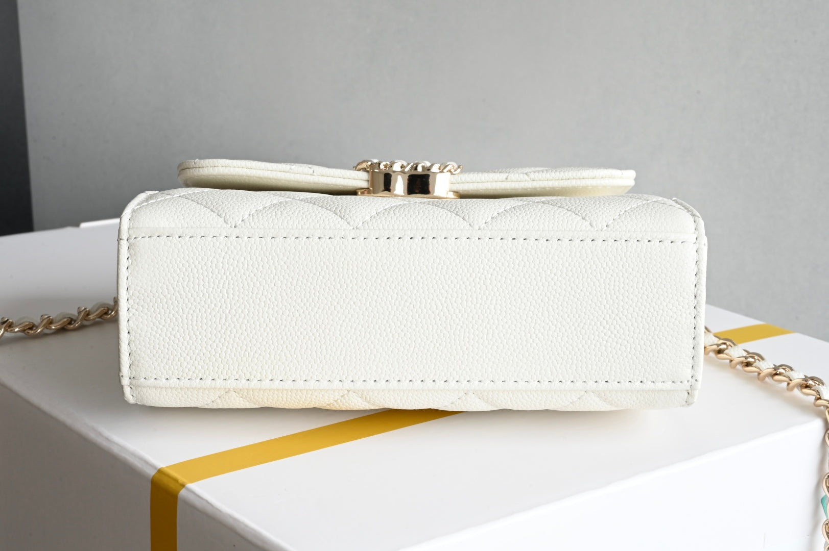 CHANEL 25S KELLY 14.5 CM IN WHITE LAMBSKIN