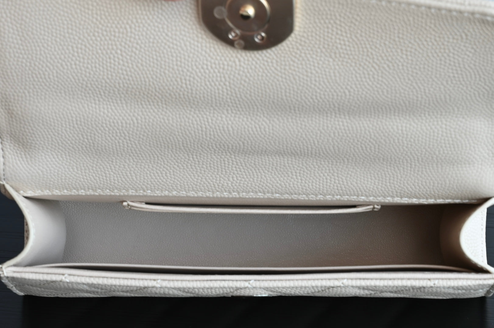 CHANEL 25S KELLY 18 CM IN BEIGE LAMBSKIN