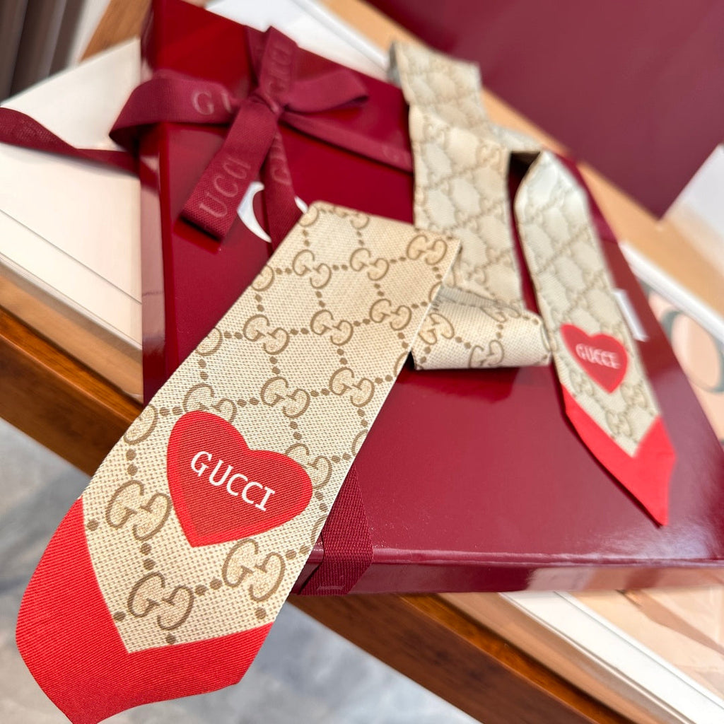 GUCCI 25S RIBBON SCARF 100 IN SILK 591437