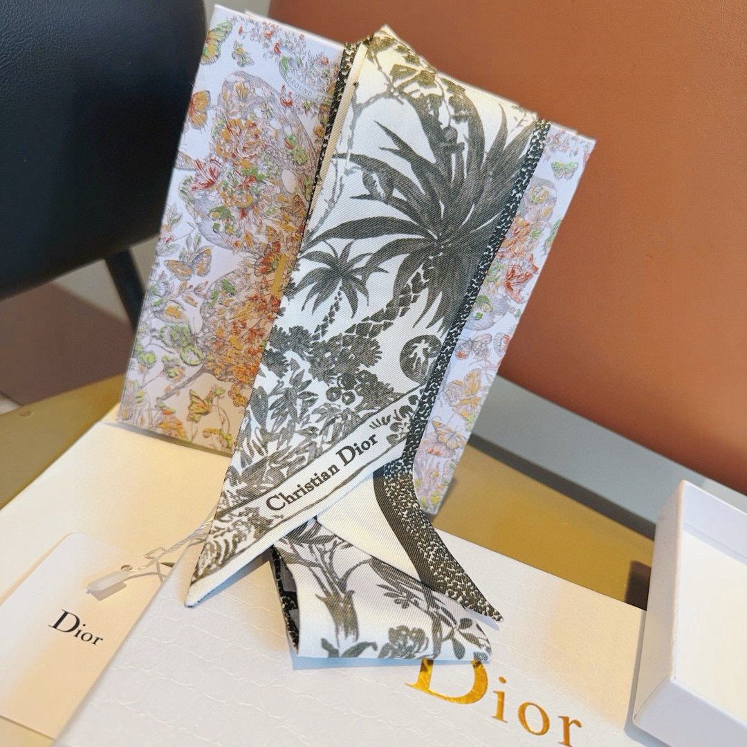 DIOR TWILLY 100 CM IN SILK 714383