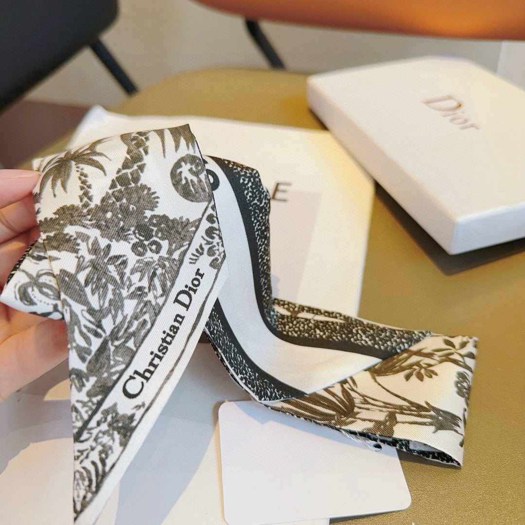 DIOR TWILLY 100 CM IN SILK 714383