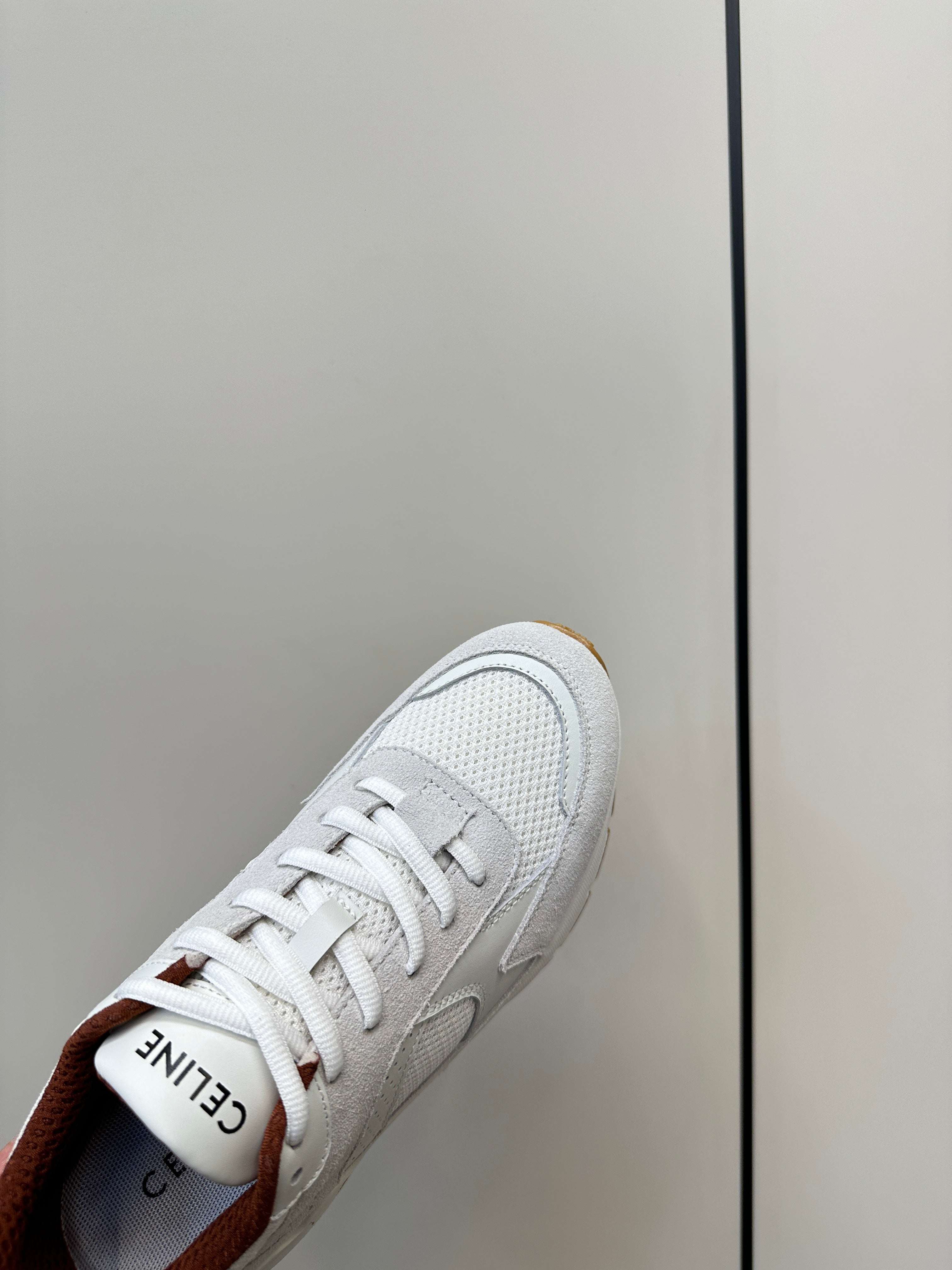 RUNNER CR-03 LOW LACE-UP PALE GRAY SUEDE AND WHITE CALFSKIN