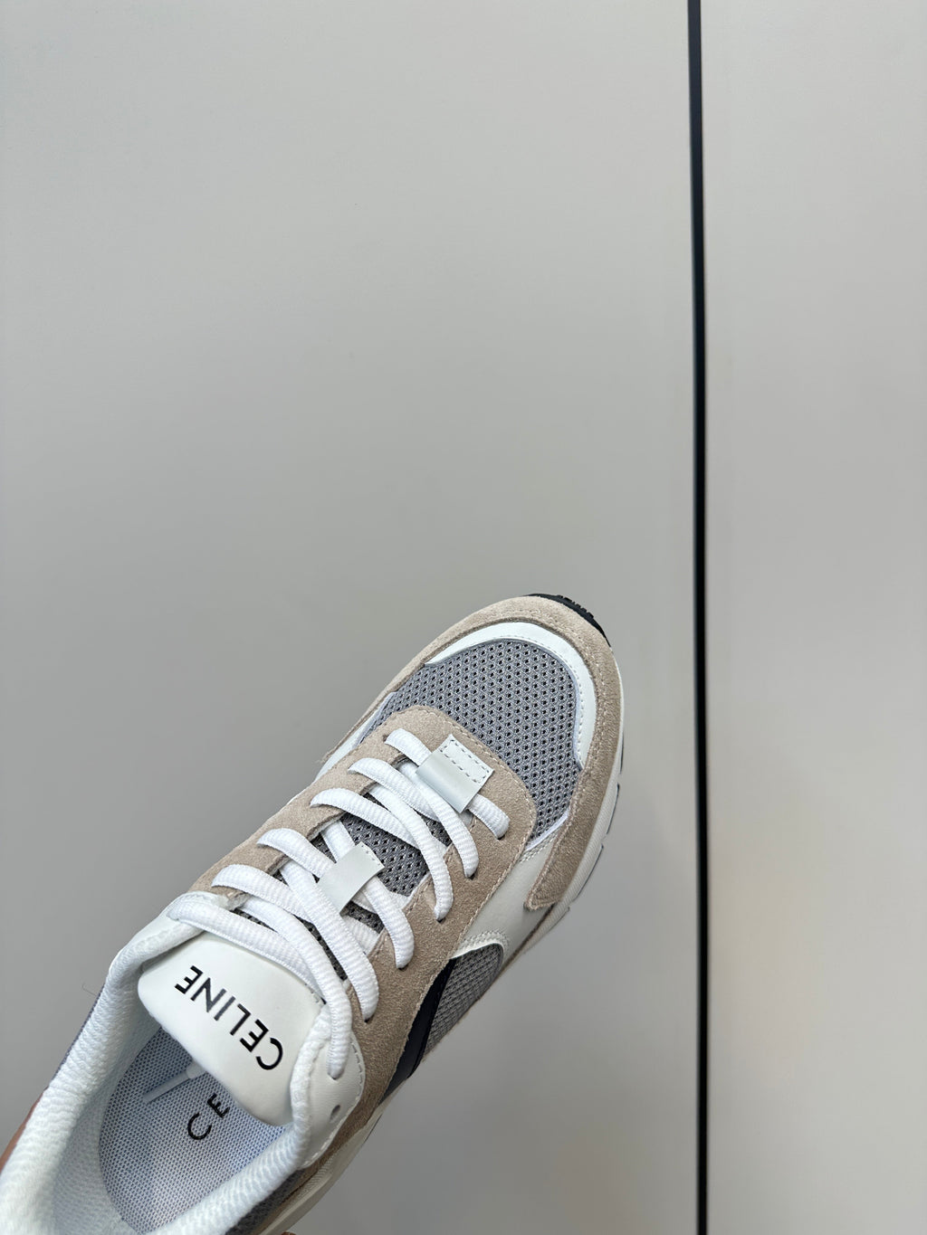 RUNNER CR-03 LOW LACE-UP SNEAKER IN PEANUT BROWN SUEDE AND WHITE CALFSKIN