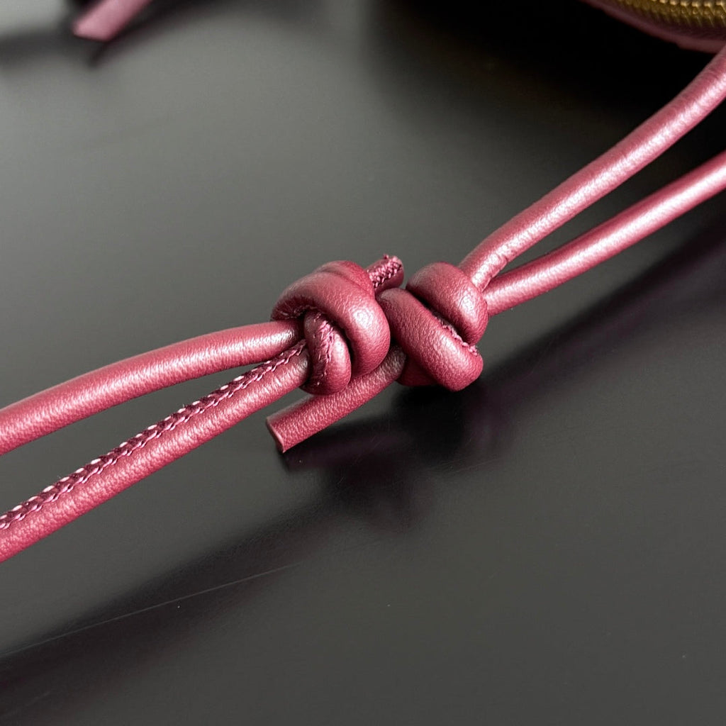 CONCERT POUCH 18.5 IN BURGUNDY LAMBSKIN