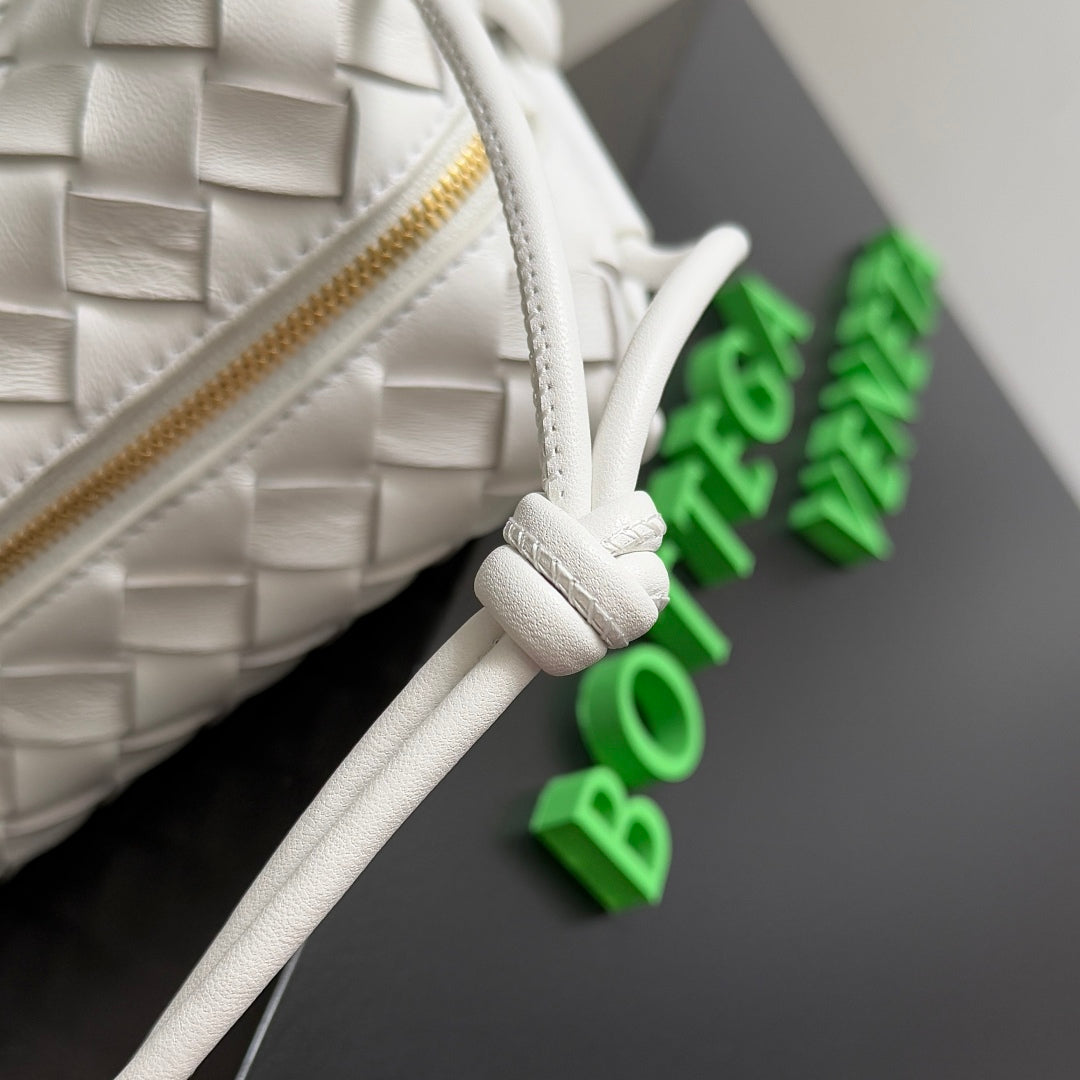 MINI LOOP CAMERA BAG 22 IN WHITE CALFSKIN