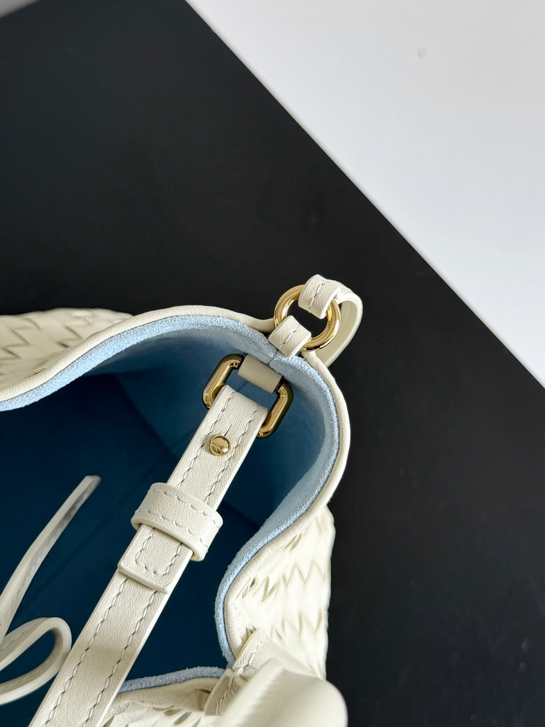 BOTTEGA VENETA 25S SMALL PINACOTECA REVERSIBLE BAG 24 IN IVORY CALFSKIN