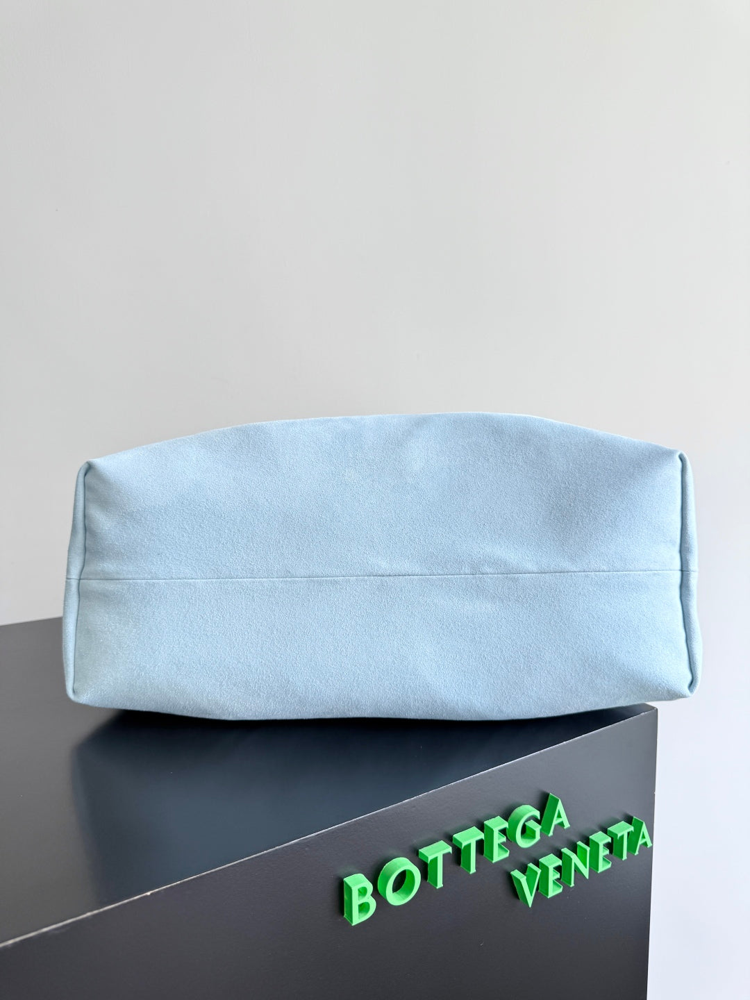 BOTTEGA VENETA 25S PINACOTECA BAG 43 IN IVORY CALFSKIN