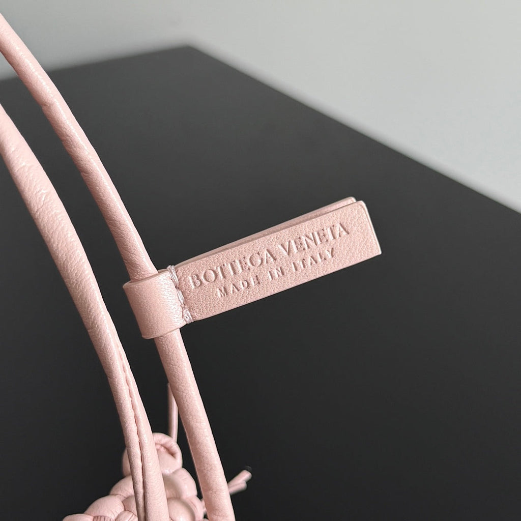 BOTTEGA VENETA 25S CAT CHARM IN LIGHT PINK CALFSKIN