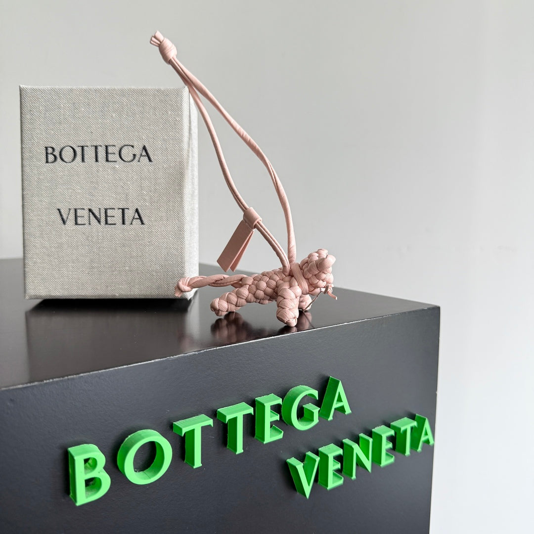 BOTTEGA VENETA 25S CAT CHARM IN LIGHT PINK CALFSKIN