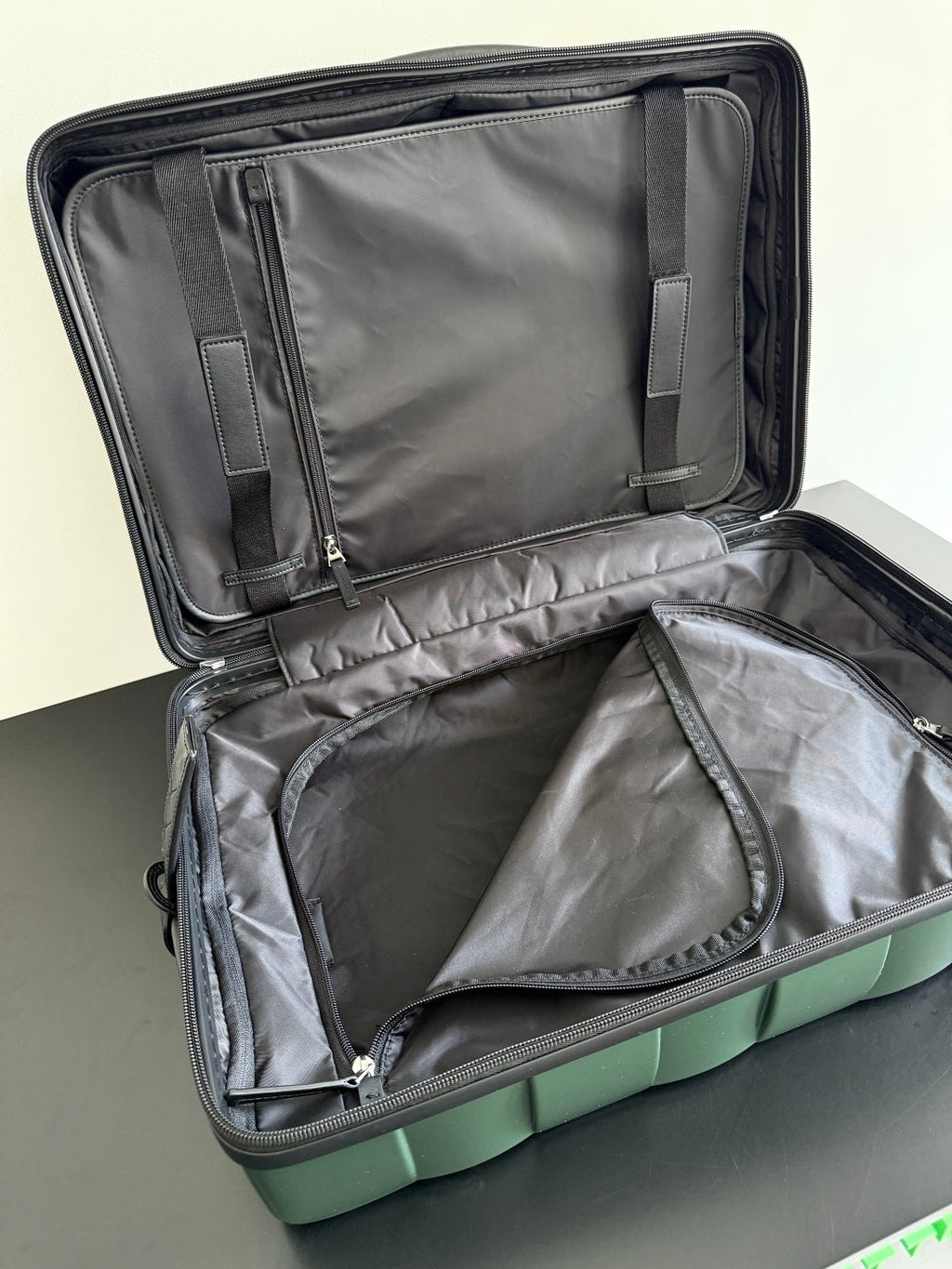 BOTTEGA VENETA 25S ODYSSEY CABIN 3D INTRECCIO PATTERN LUGGAGE 55 IN OLIVE GREEN CALFSKIN