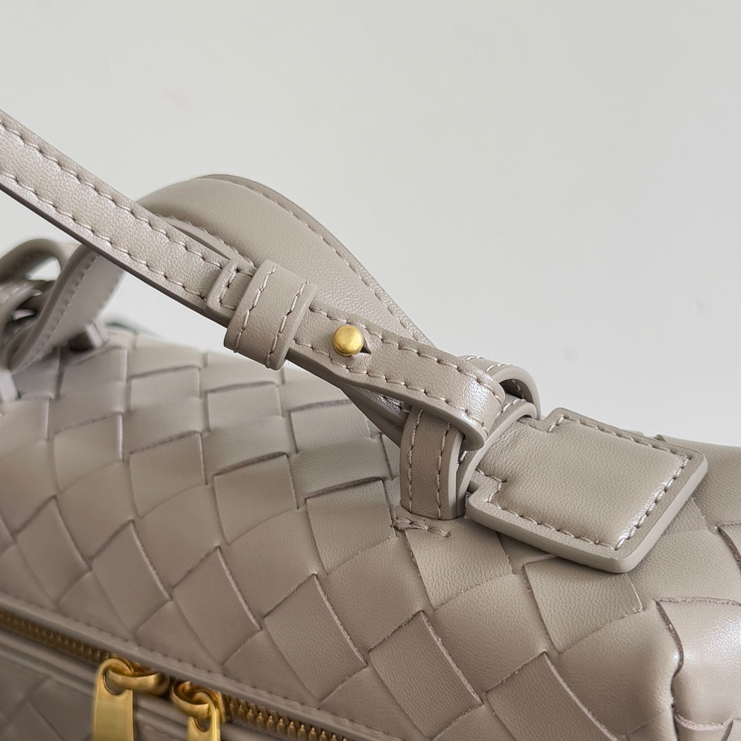 BOTTEGA VENETA 25S BANG BANG 22 IN WARM GRAY INTRECCIATO CALFSKIN GOLD HARDWARE