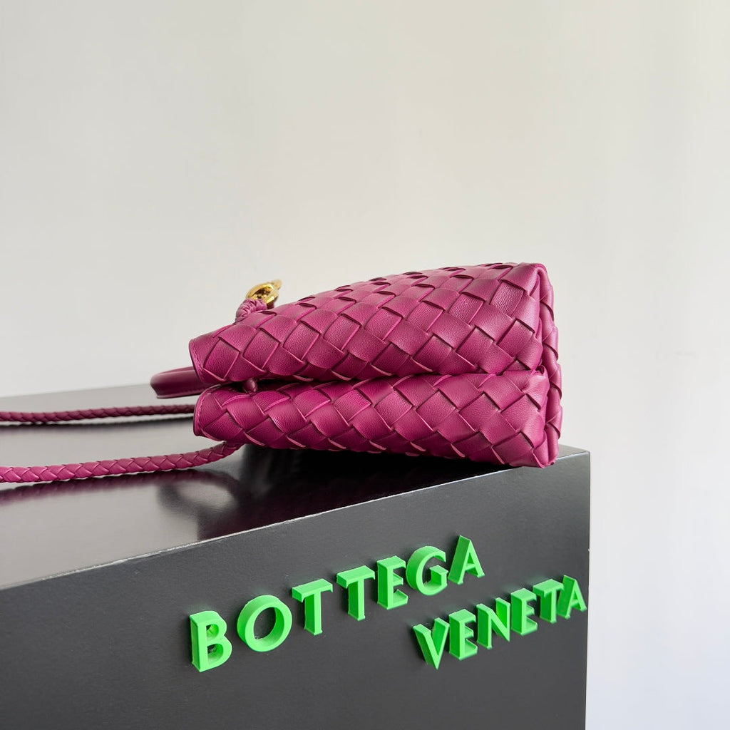 BOTTEGA VENETA 25S ANDIAMO 25 IN RASPBERRY PINK CALFSKIN