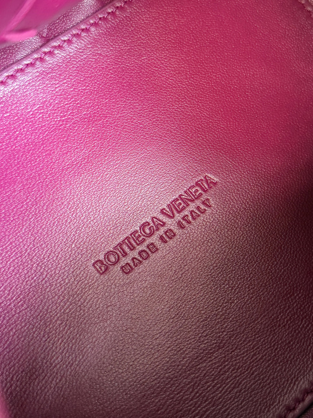 BOTTEGA VENETA 25S SMALL PARACHUTE 21 IN RASPBERRY PINK CALFSKIN GOLD HARDWARE