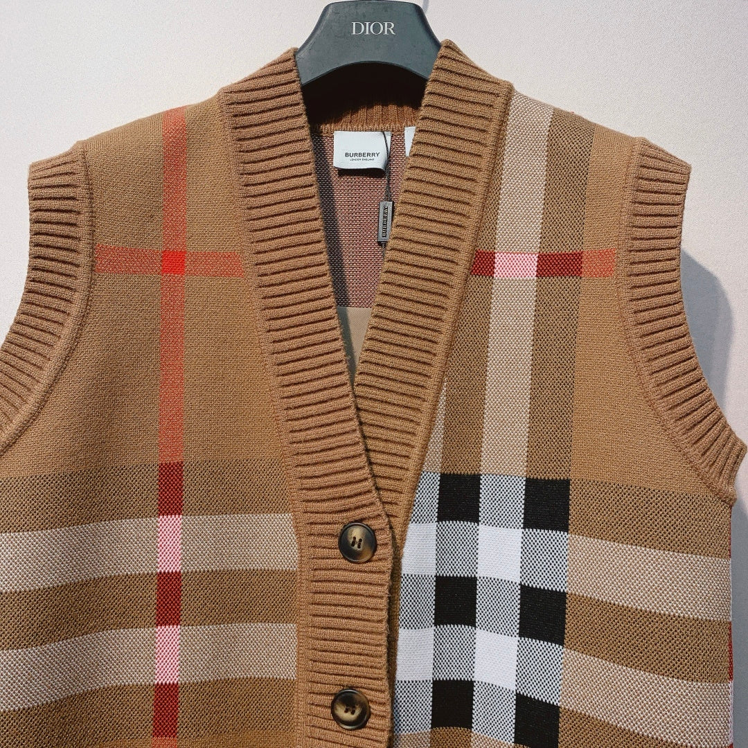 BURBERRY 25S KNIT VEST 293