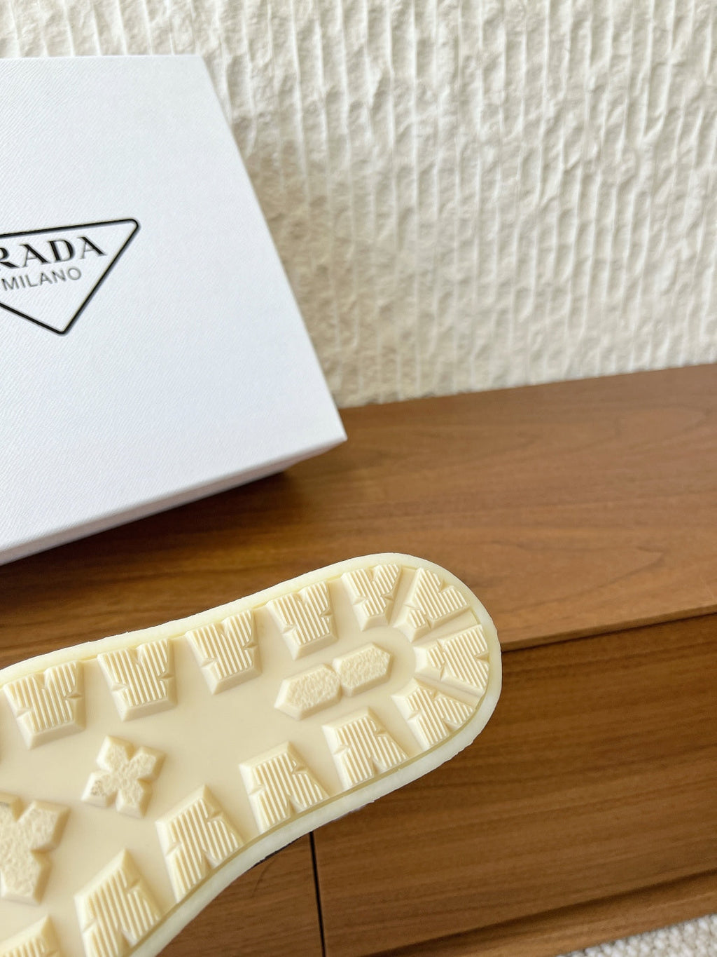 PRADA 25S ANKLE BOOTS 40 MM IN MUTED BROWN GRAY SUEDE SHEARLING-LINED