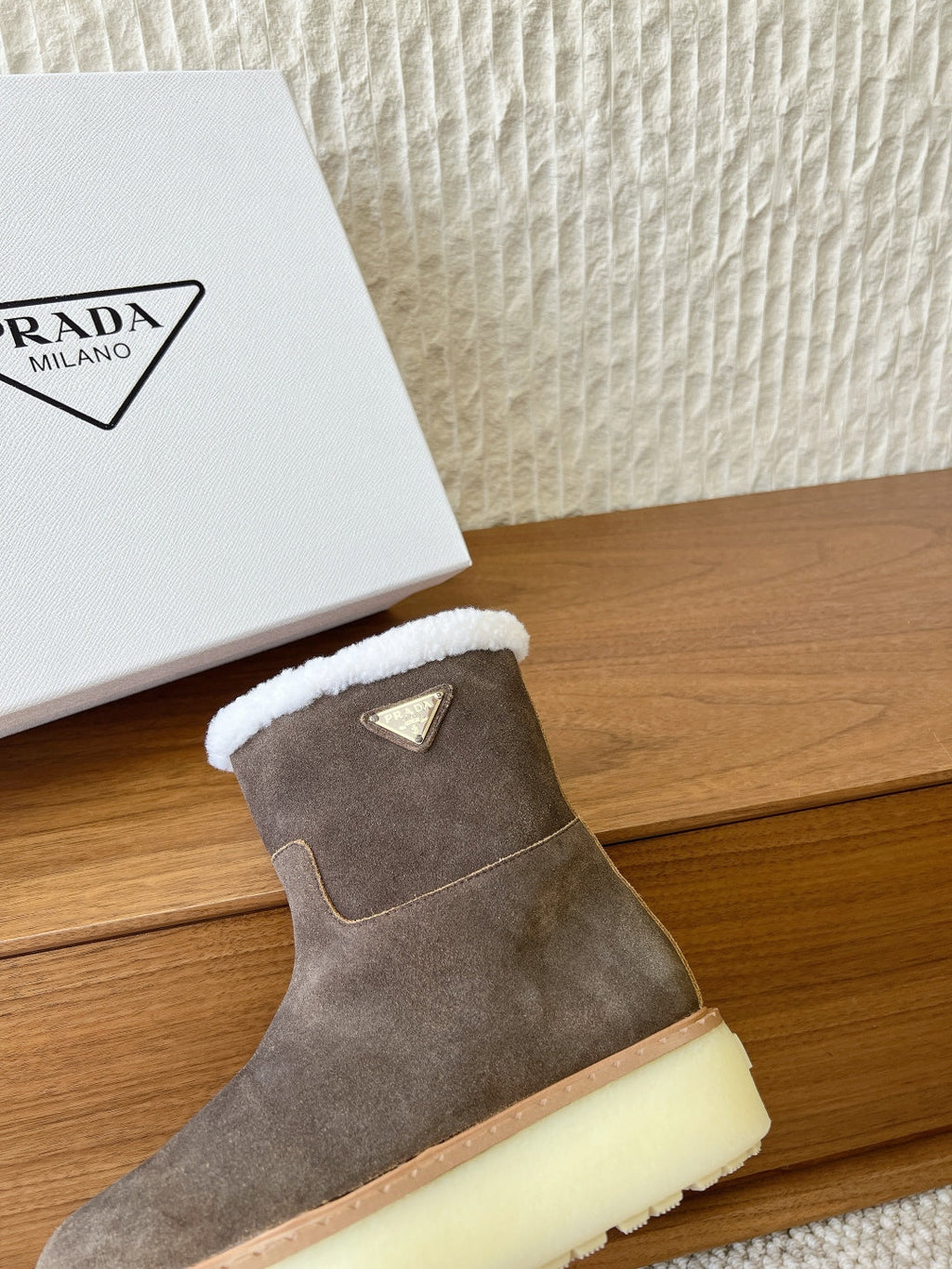 PRADA 25S ANKLE BOOTS 40 MM IN MUTED BROWN GRAY SUEDE SHEARLING-LINED