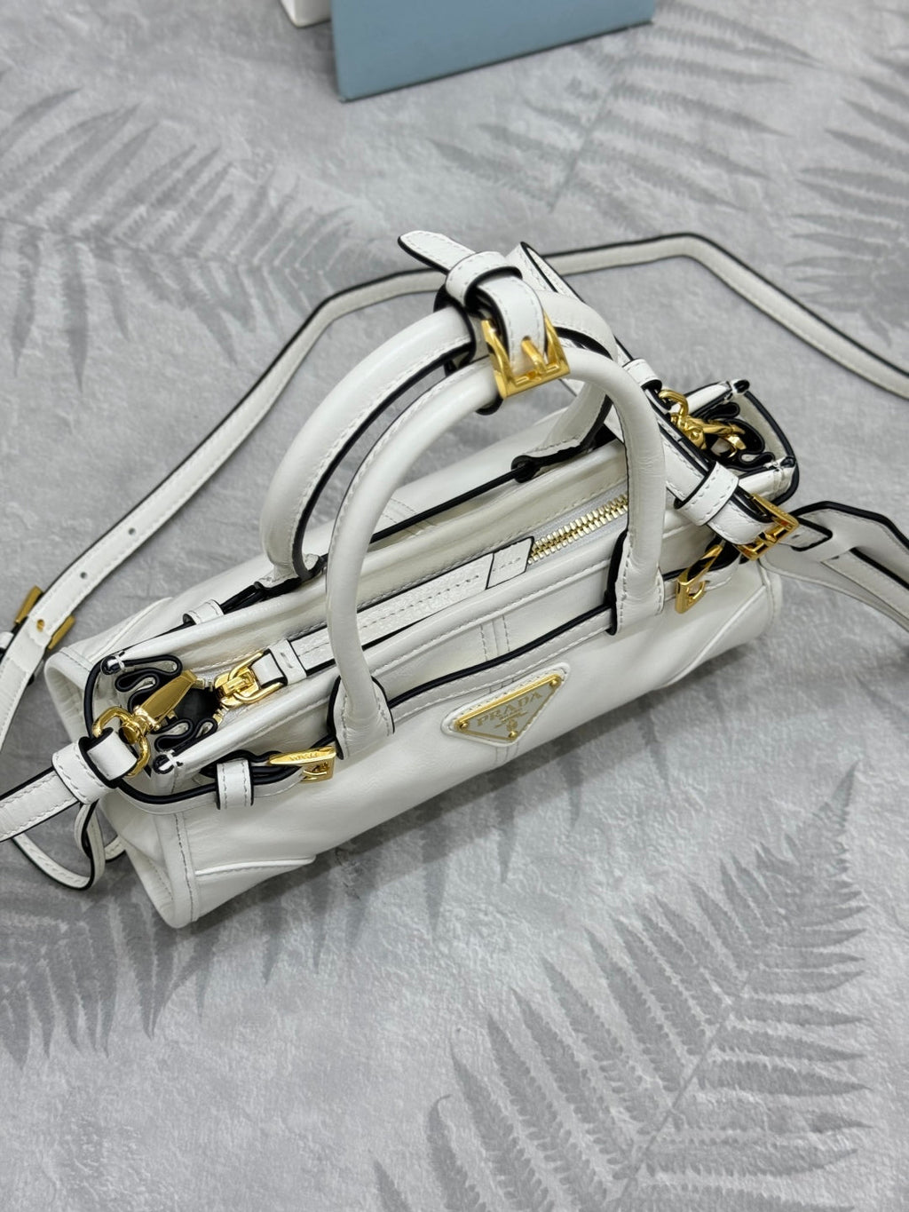 PRADA 25S BONNIE MINI HANDBAG 23 IN WHITE CALFSKIN GOLD HARDWRE