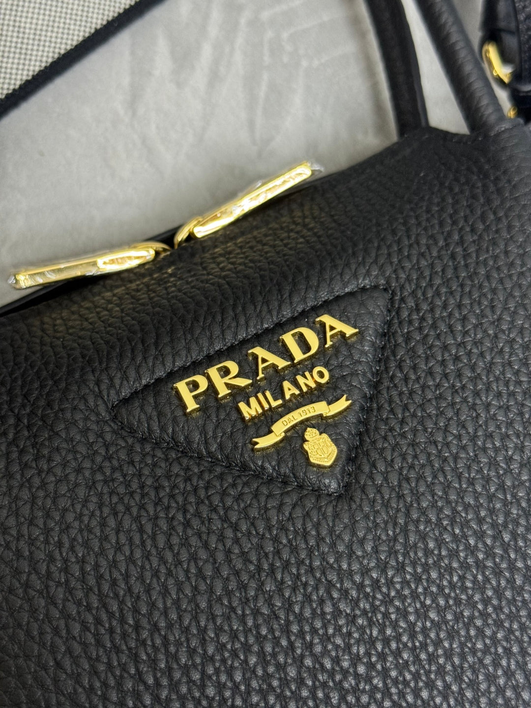 PRADA 25S SMALL BAG 23 IN BLACK CALFSKIN GOLD HARDWRE
