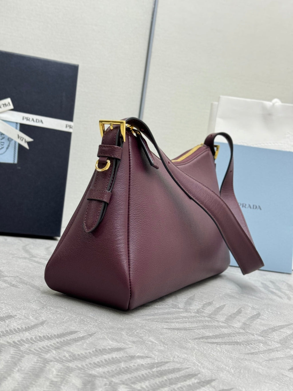 PRADA 25S AIMEE MEDIUM SHOULDER BAG 31 IN BURGUNDY CALFSKIN