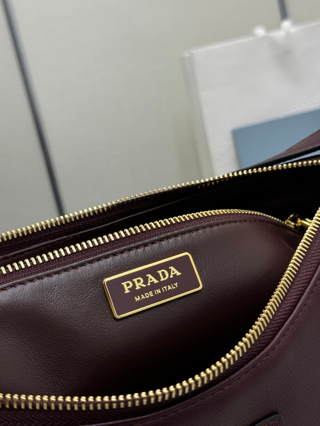 PRADA 25S AIMEE MEDIUM SHOULDER BAG 39 IN BURGUNDY CALFSKIN