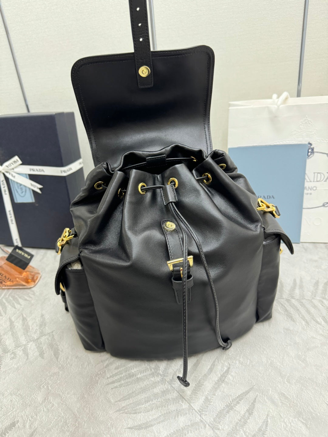 PRADA 25S EXPLORE MEDIUM BACKPACK 29 IN BLACK CALFSKIN GOLD HARDWARE