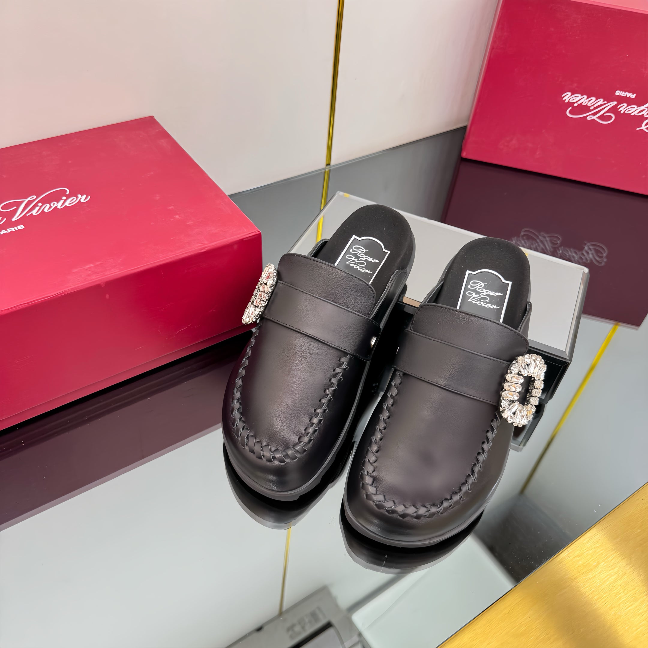 SLIDY VIV' MULES IN BLACK CALFSKIN