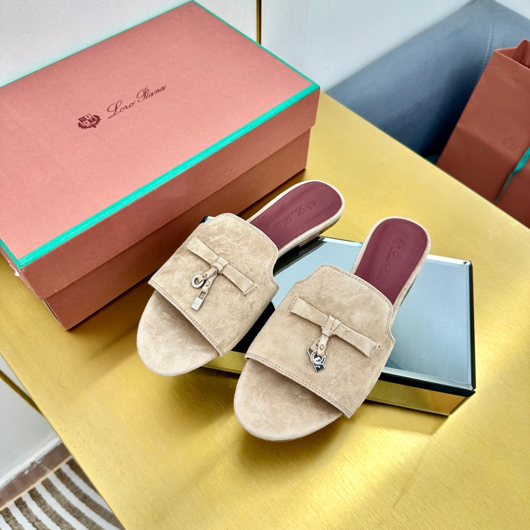 LP SANDALS 25S IN BEIGE SUEDE WITH SILVER HARDWARE