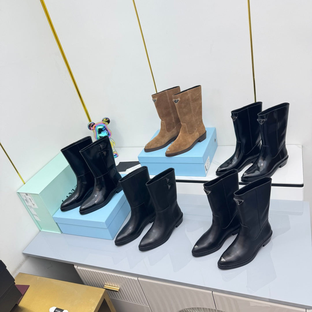 PRADA 25S POINTED TOE HIGH BOOTS 50MM IN BLACK CALFSKIN WITH LOGO