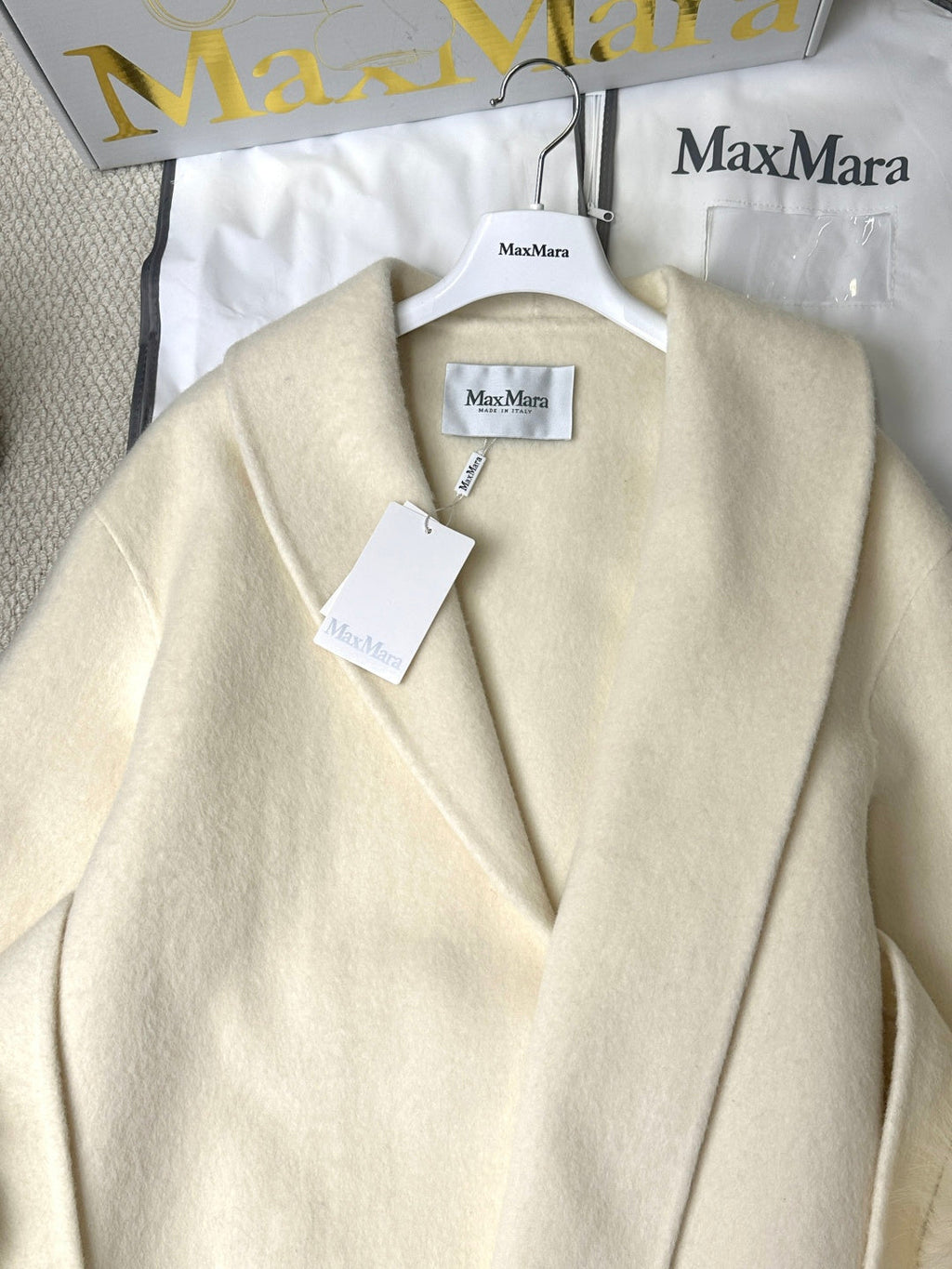 MAX MARA 25S CASHMERE COAT WITH FOX FUR TRIM 235