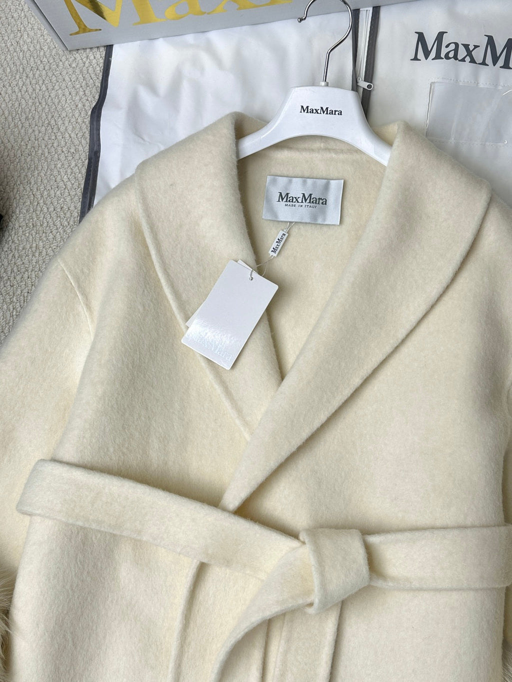 MAX MARA 25S CASHMERE COAT WITH FOX FUR TRIM 235