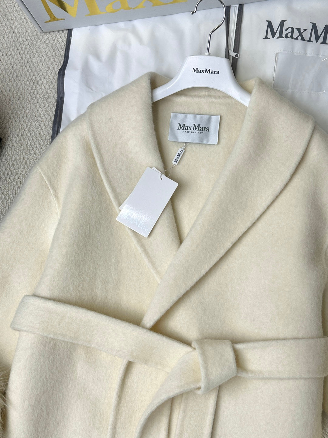 MAX MARA 25S CASHMERE COAT WITH FOX FUR TRIM 235