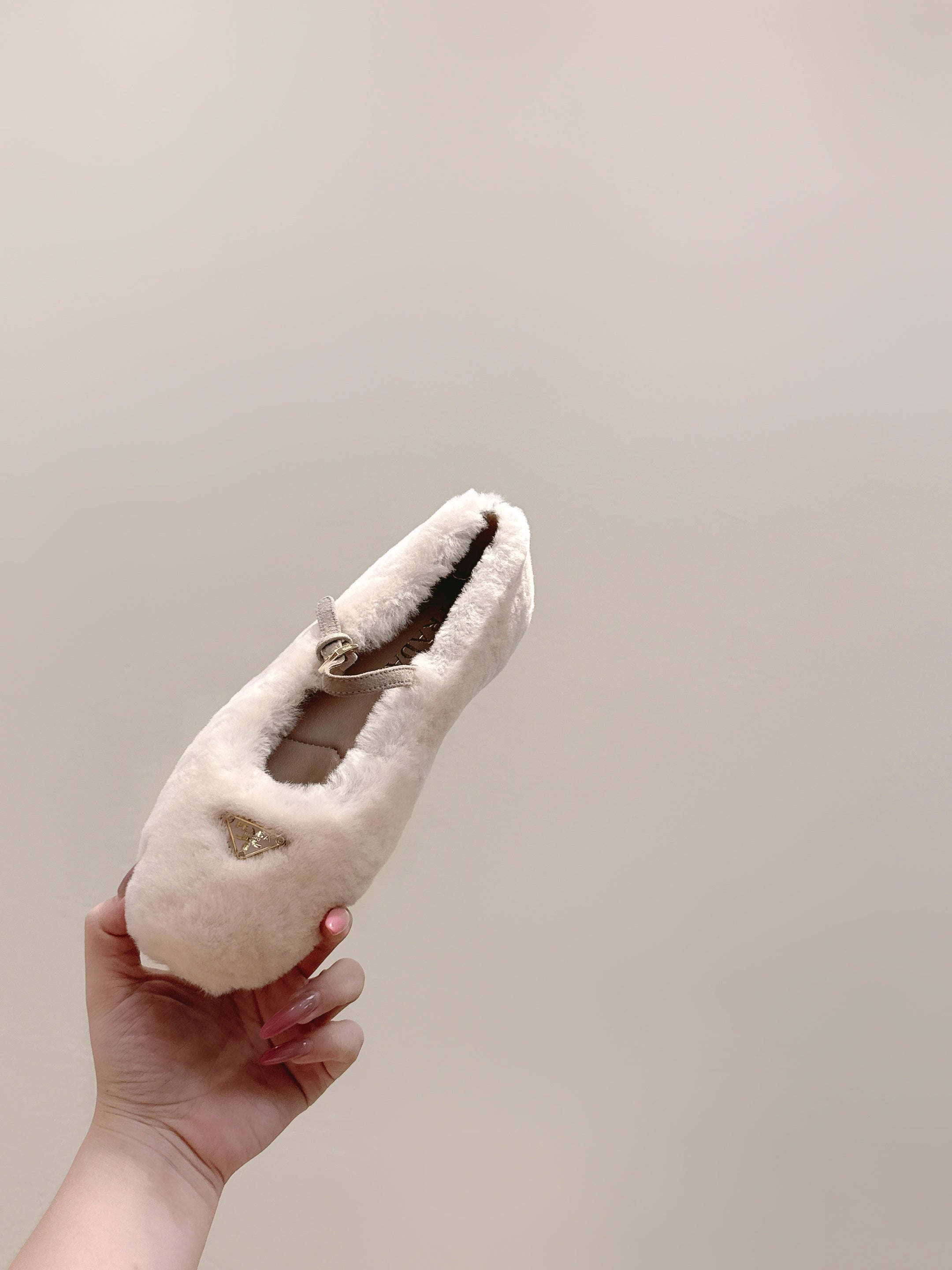 PRADA 25S MARY JANE BALLET FLATS IN LIGHT BEIGE FUR