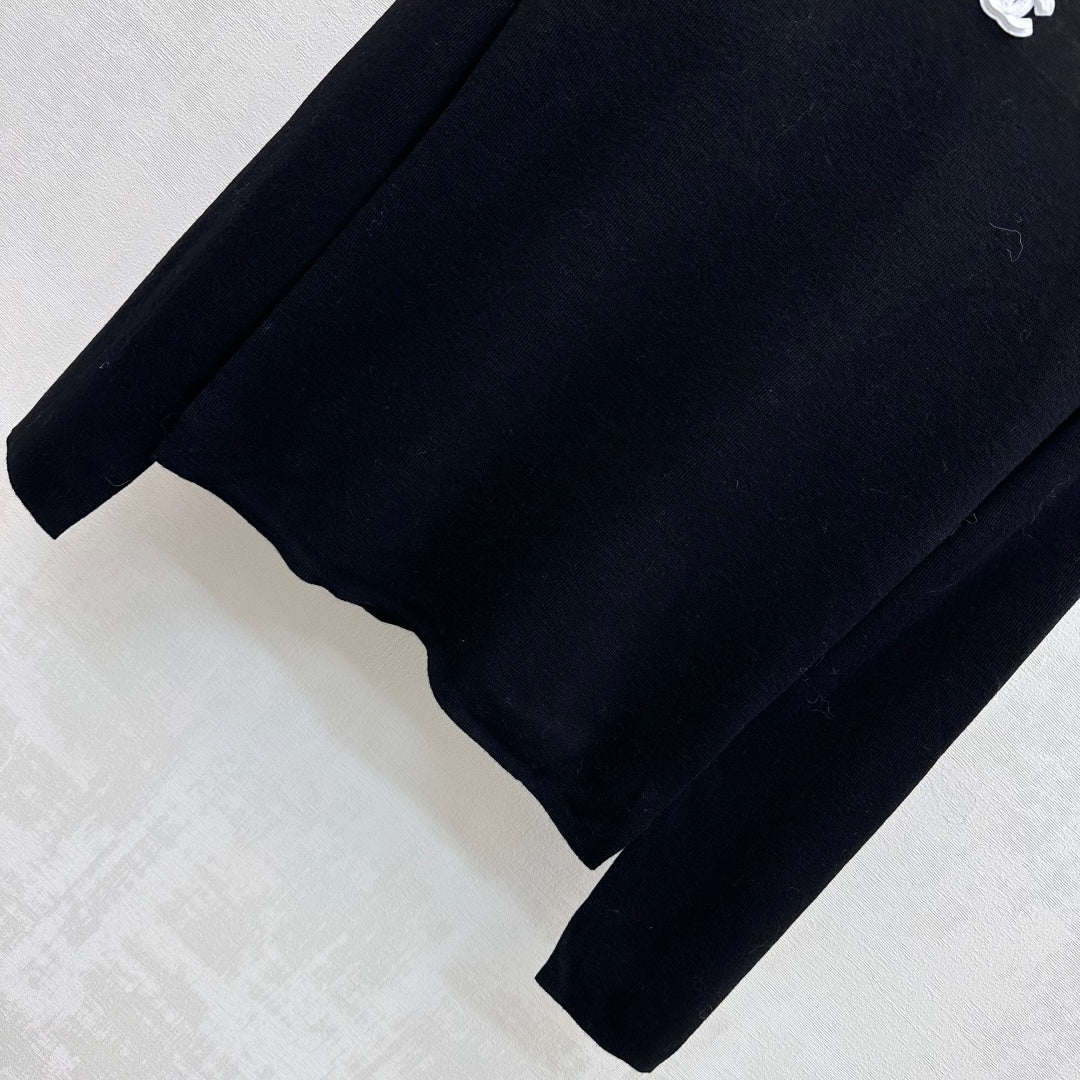 CHANEL 25S LIGHTWEIGHT KNIT SWEATER 606