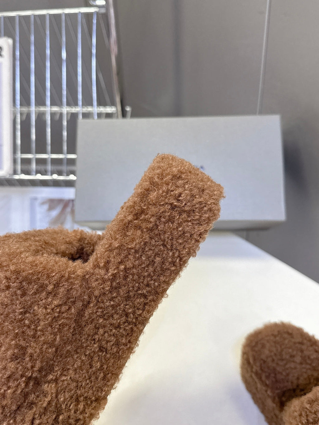 BALENCIAGA 25S SLIPPERS IN BROWN  FAUX SHEARLING