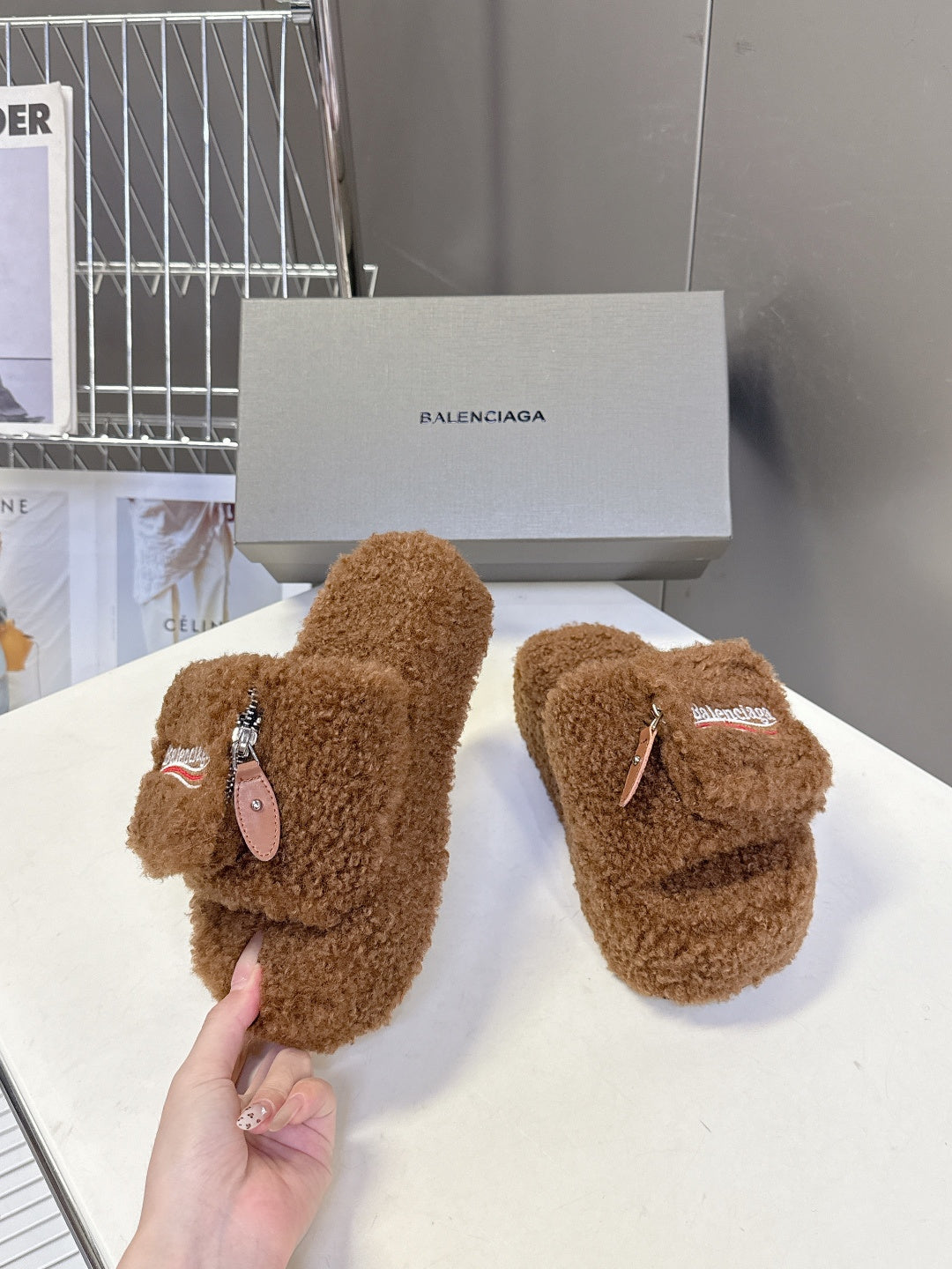 BALENCIAGA 25S SLIPPERS IN BROWN  FAUX SHEARLING