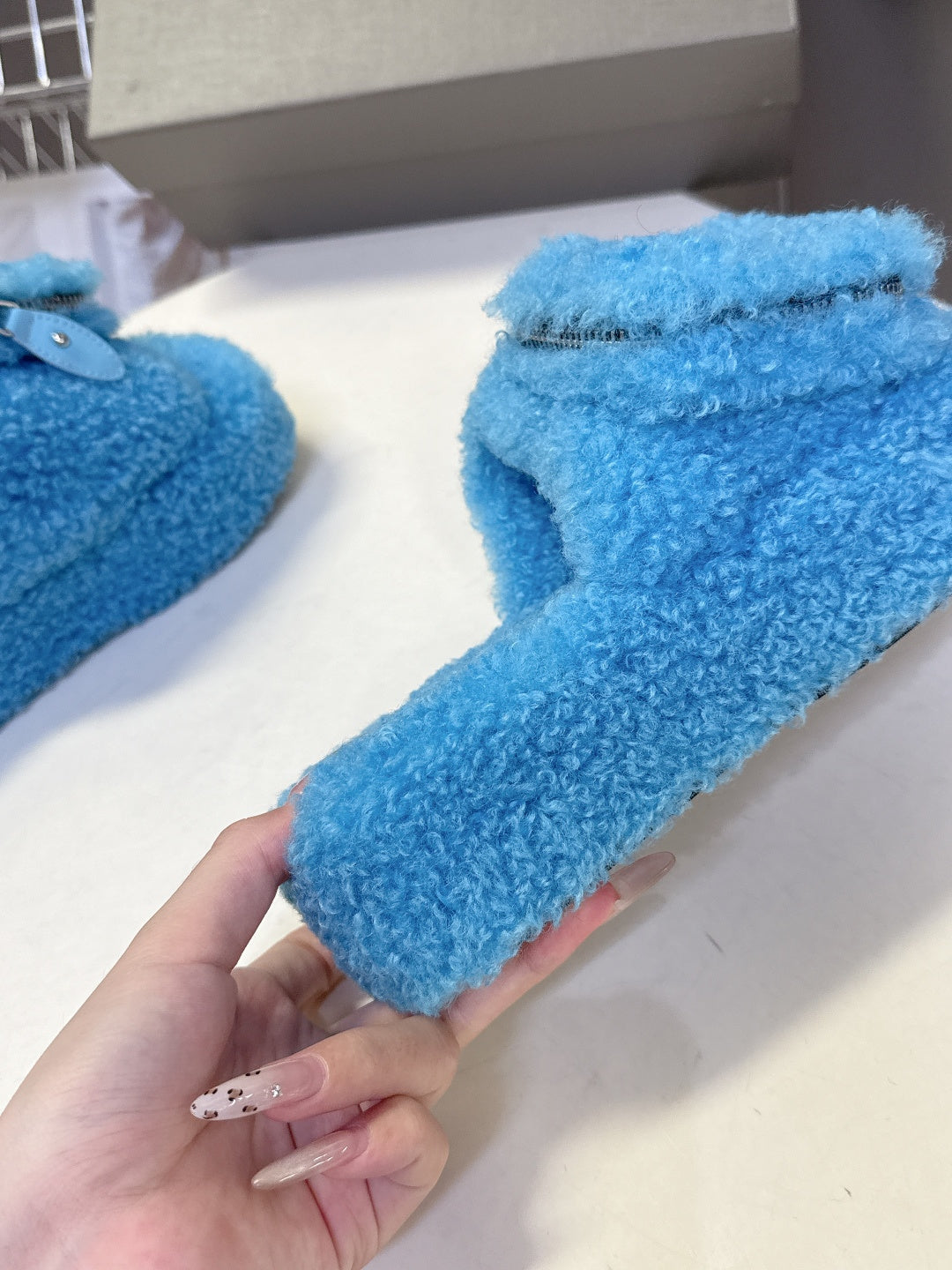 BALENCIAGA 25S SLIPPERS IN BLUE FAUX SHEARLING