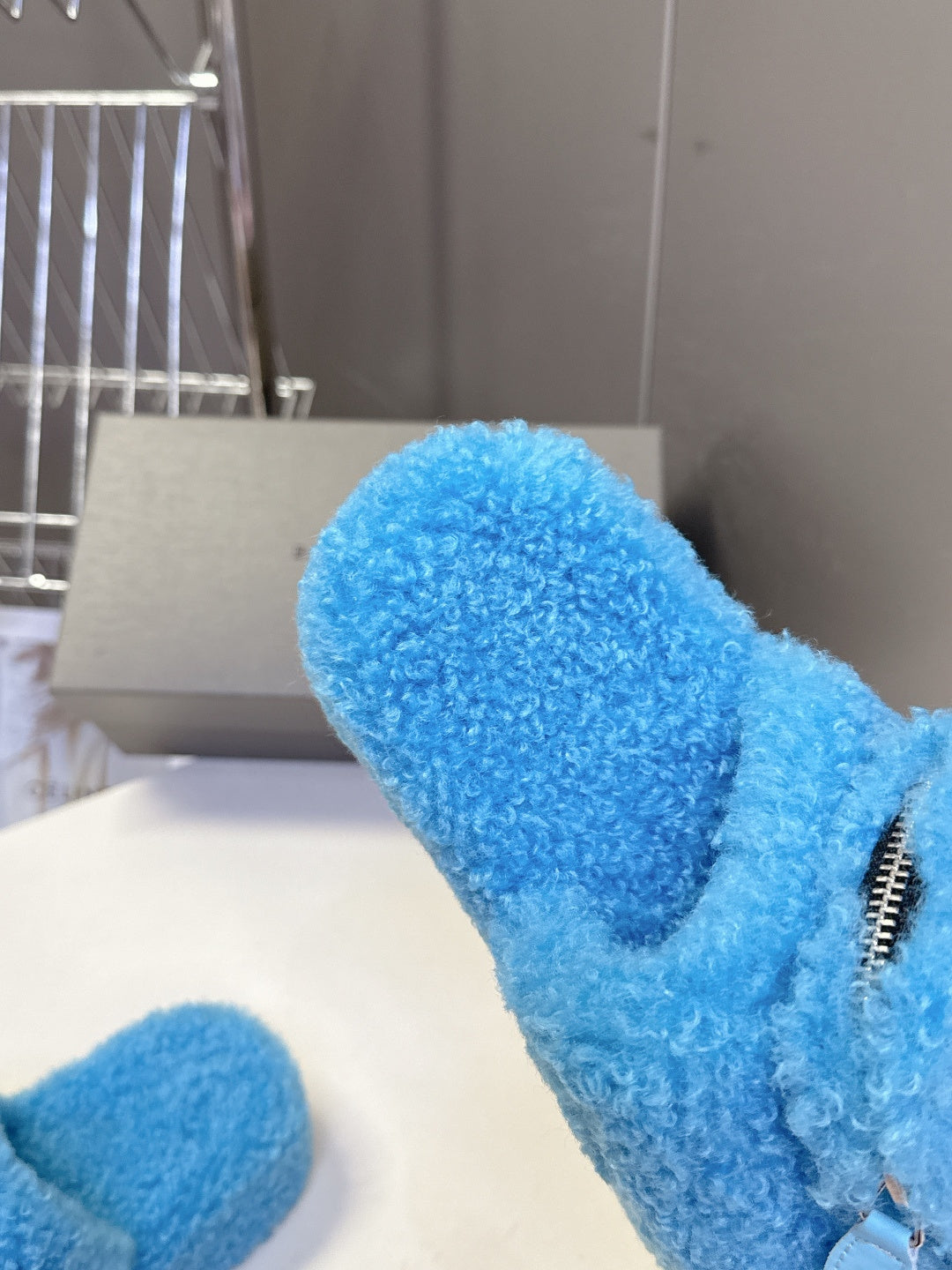 BALENCIAGA 25S SLIPPERS IN BLUE FAUX SHEARLING