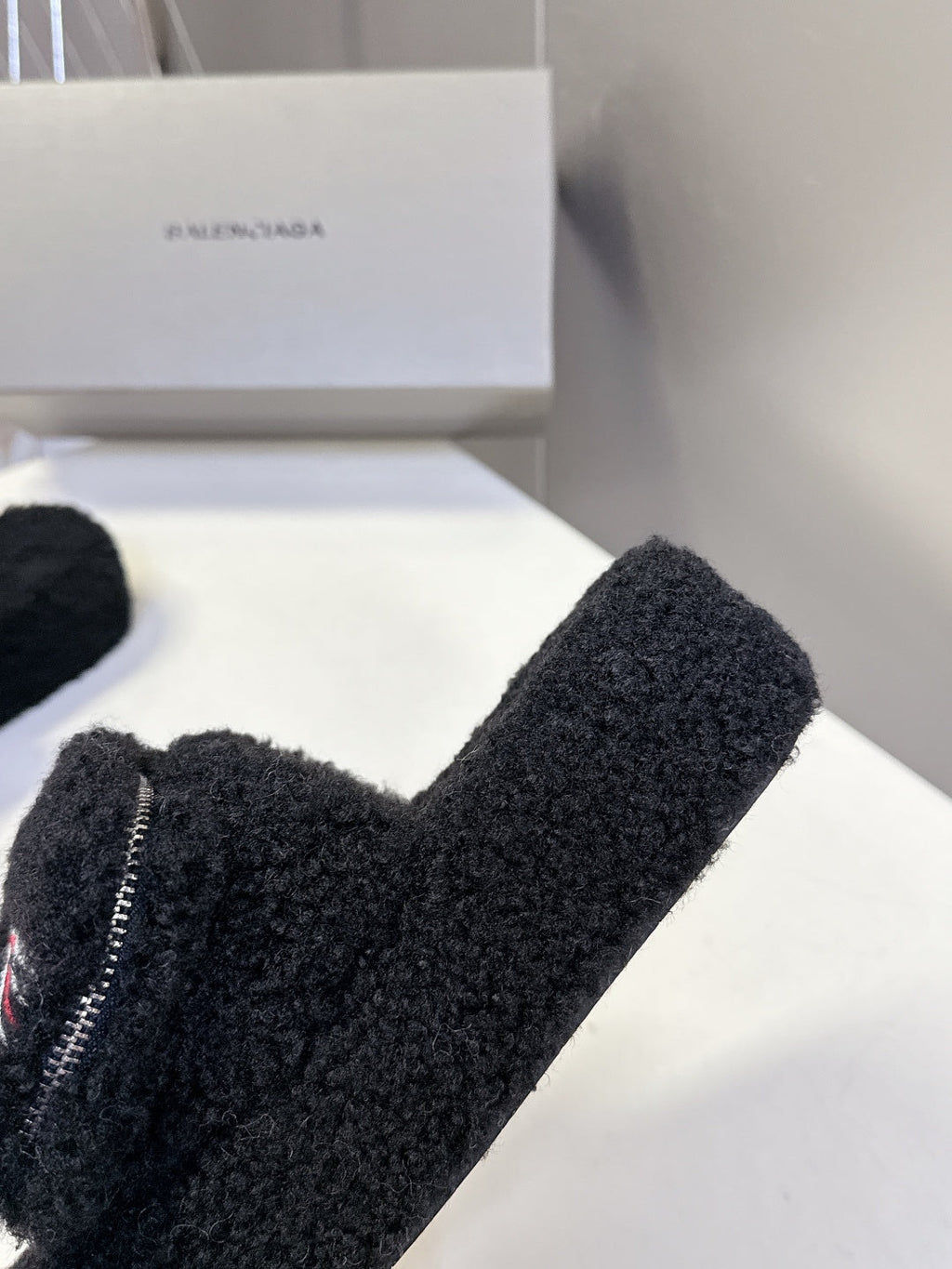 BALENCIAGA 25S SLIPPERS IN BLACK FAUX SHEARLING